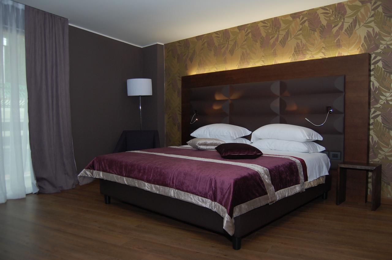 National Park Hotel & Spa Cotronei 外观 照片